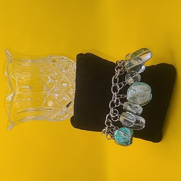 Silver tone bracelet with turquoise faux color stones - Picture 1 of 6